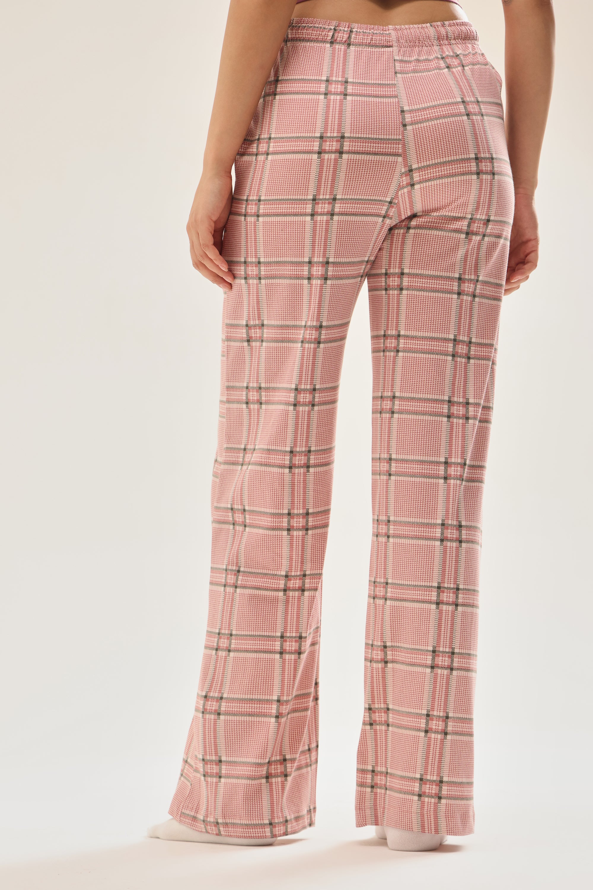 LOWER PEACHY PINK