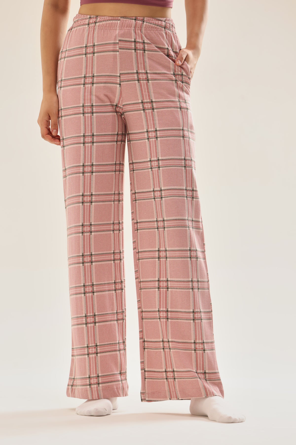 LOWER PEACHY PINK