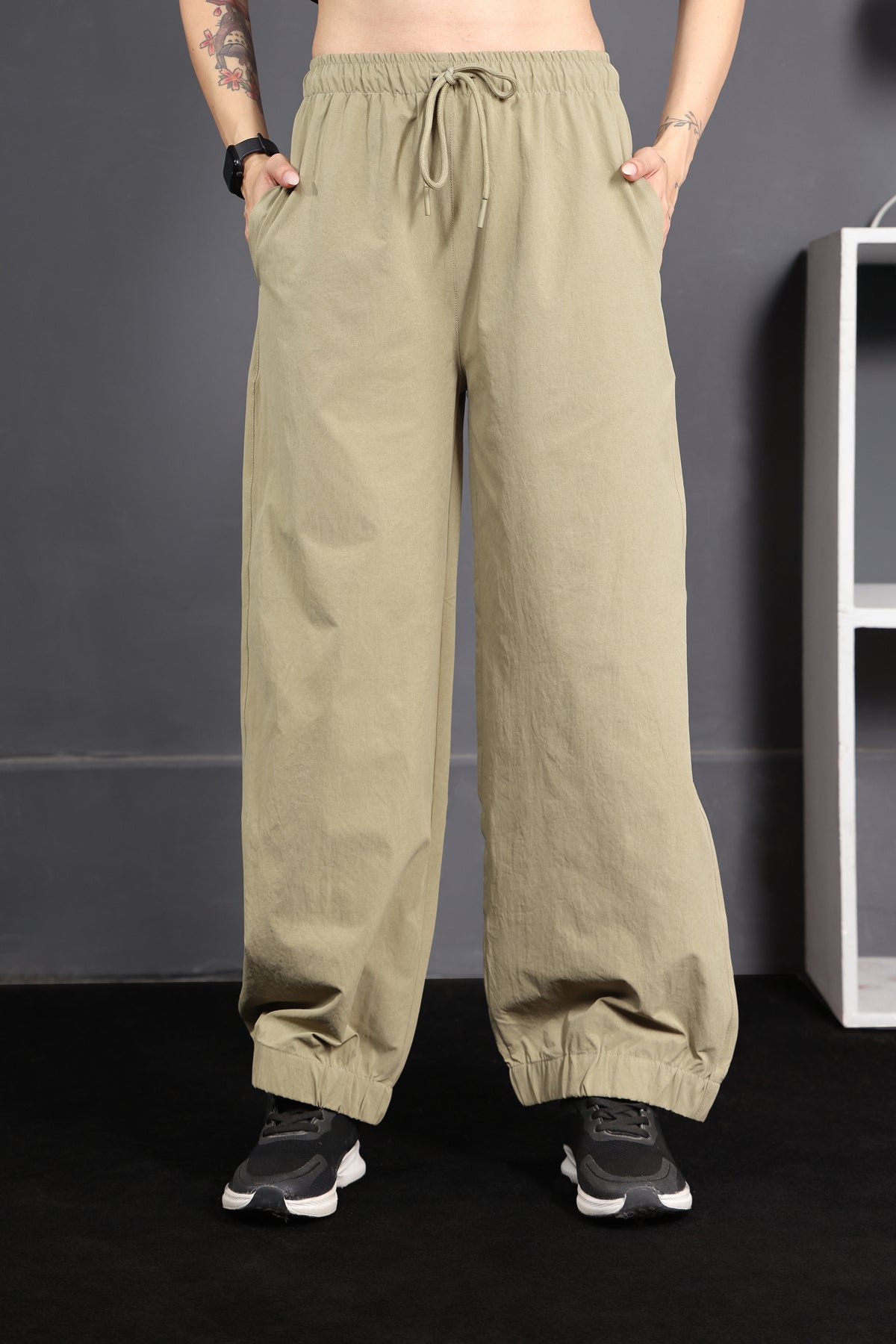 JOGGER OLIVE MOSS